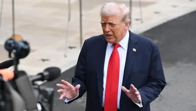 特朗普称将对伊朗商业伙伴加征25%关税 